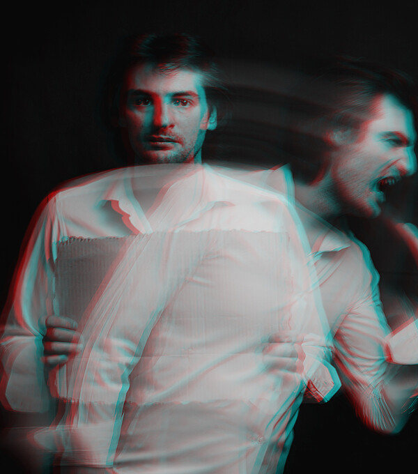 Les personnes schizophrènes présentant un risque élevé de commettre des actes violents graves ont souvent des antécédents spécifiques, notamment un manque de conscience de leur maladie et une motivation insuffisante pour suivre un traitement. Photo: Adobe Stock / alexkoral