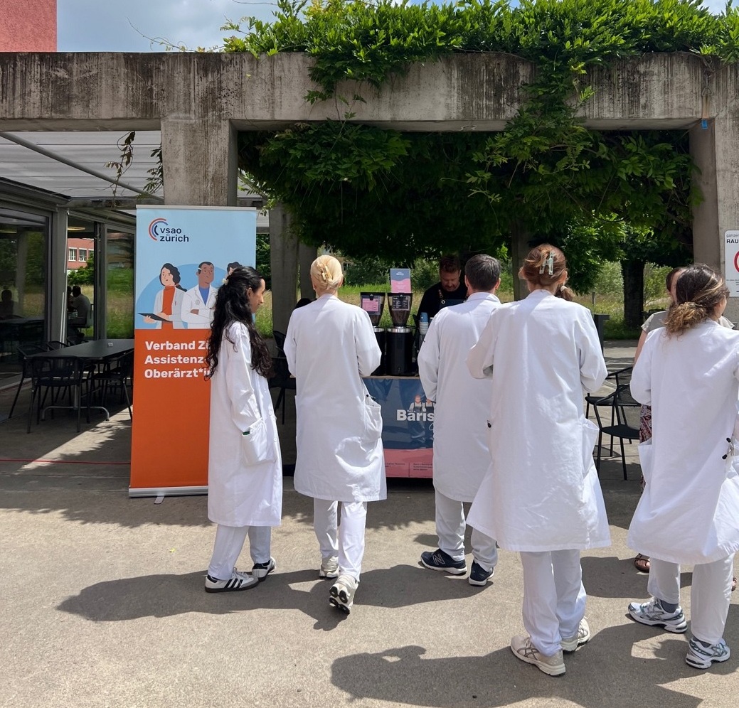 Coffee Roadshow des VSAO Zürich am Spital Zollikerberg. Bild: VSAO Zürich